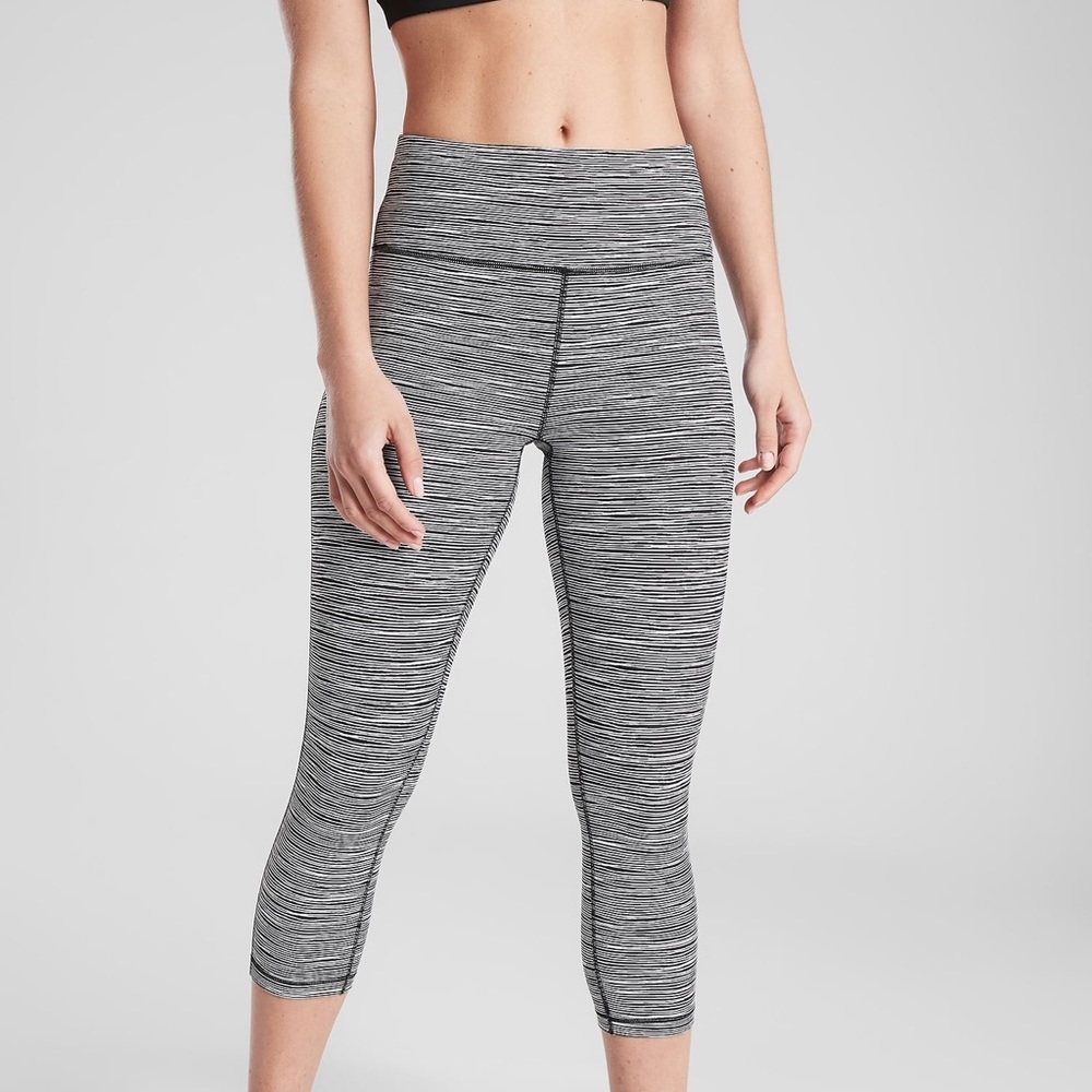 Athleta Ultimate Linear Lines Capri​